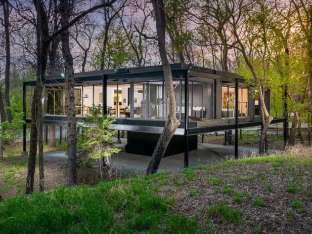 Exterior of Winnipeg's iconic tree house